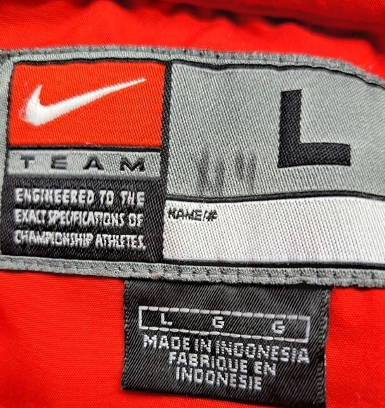 Nike Red Pullover With Kangaroo Pockets   Size L - Picture 3 of 3